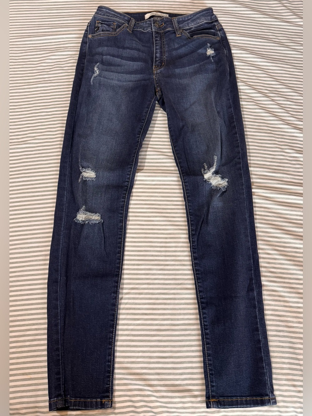 Dark Blue Distressed Women’s Skinny Jeans